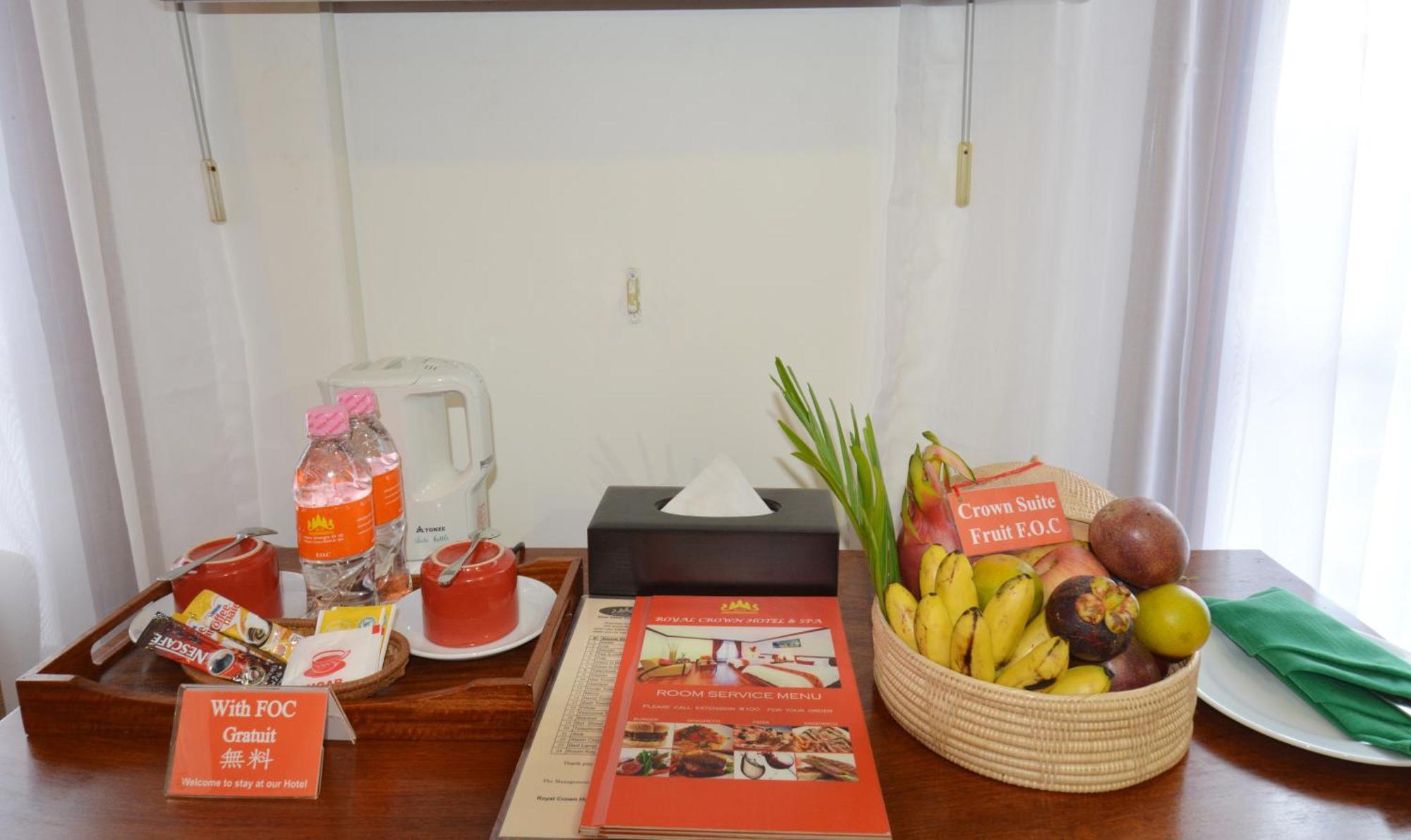The Suite By Royal Crown Hotel Σιέμ Ρέαπ Εξωτερικό φωτογραφία