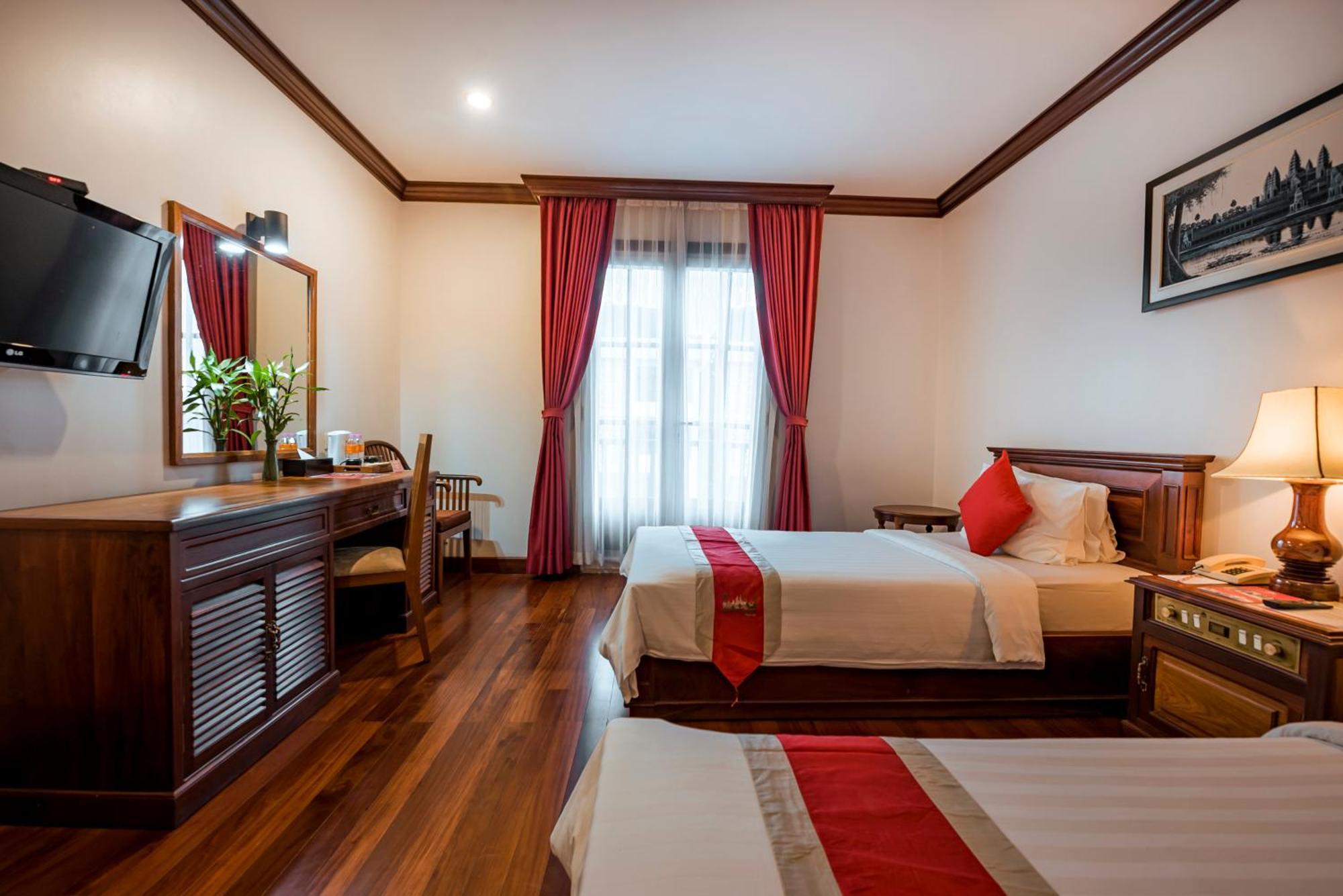 The Suite By Royal Crown Hotel Σιέμ Ρέαπ Εξωτερικό φωτογραφία