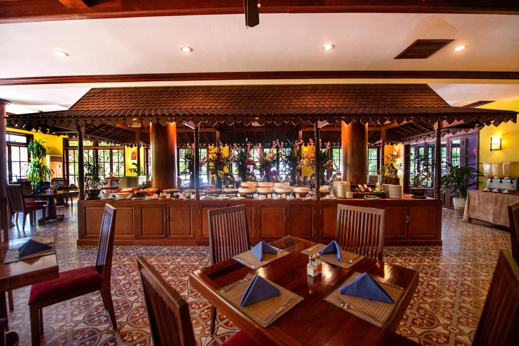 The Suite By Royal Crown Hotel Σιέμ Ρέαπ Εξωτερικό φωτογραφία