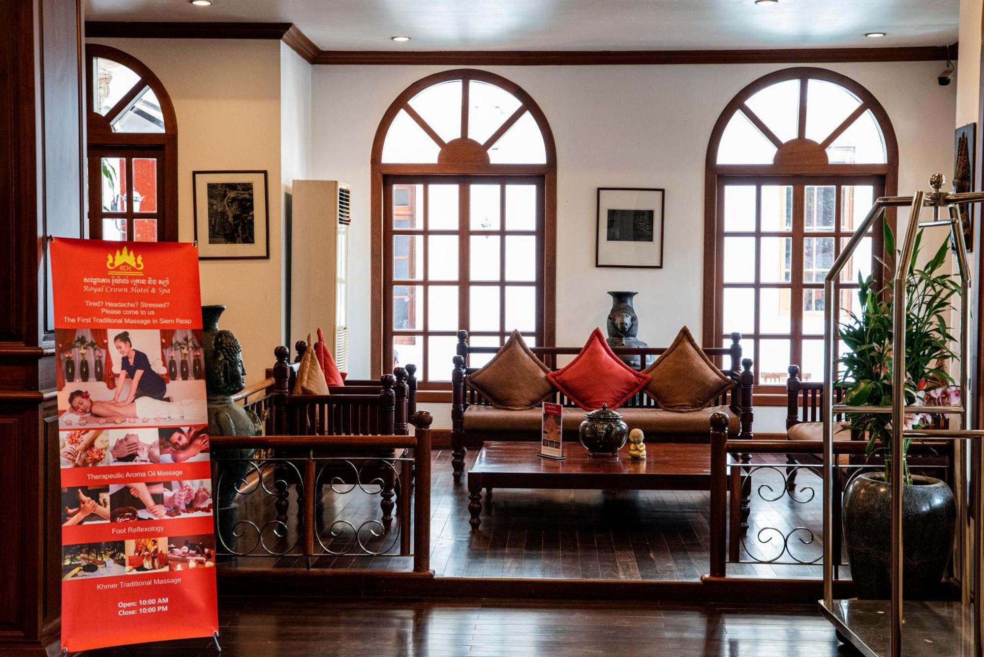 The Suite By Royal Crown Hotel Σιέμ Ρέαπ Εξωτερικό φωτογραφία