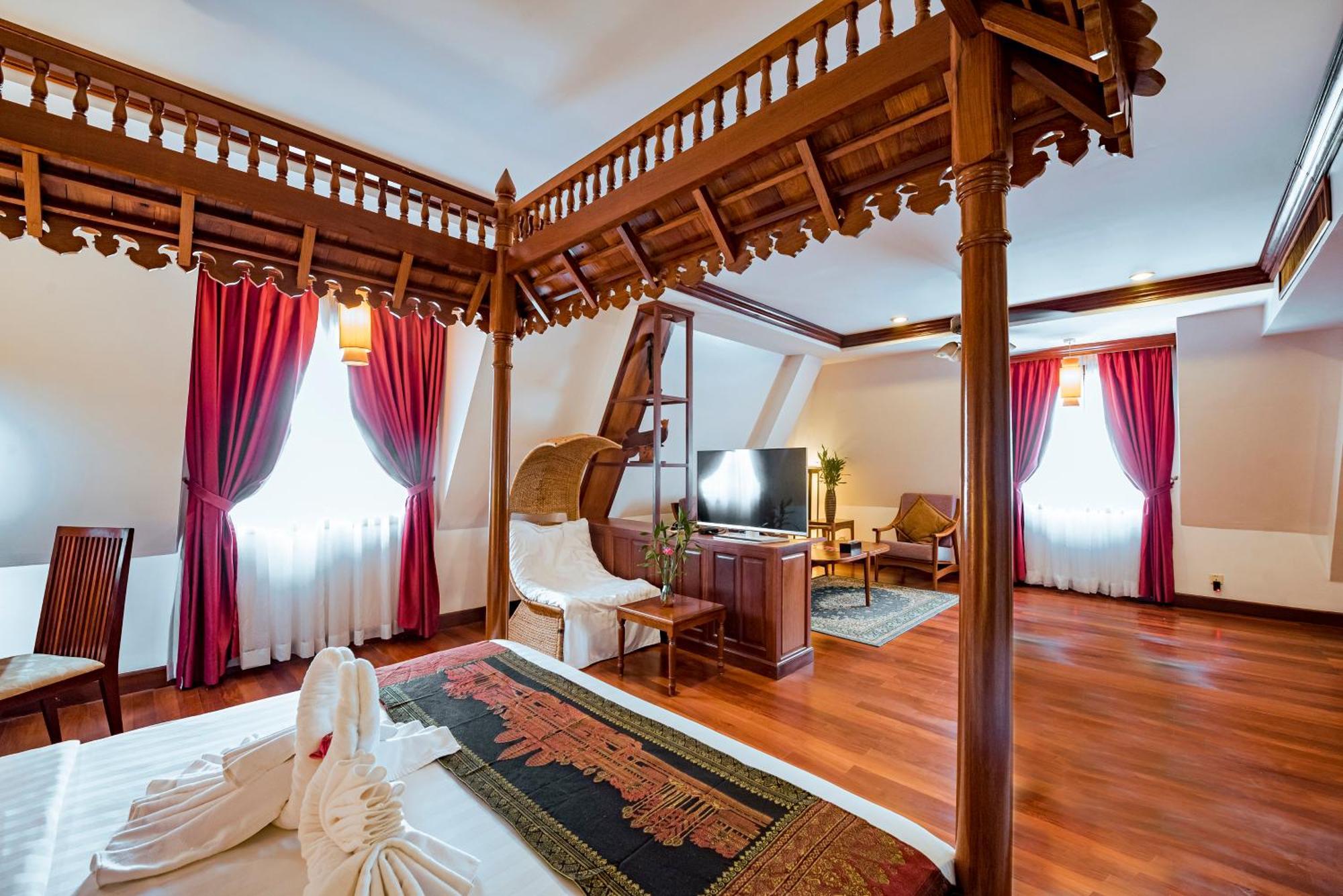 The Suite By Royal Crown Hotel Σιέμ Ρέαπ Εξωτερικό φωτογραφία