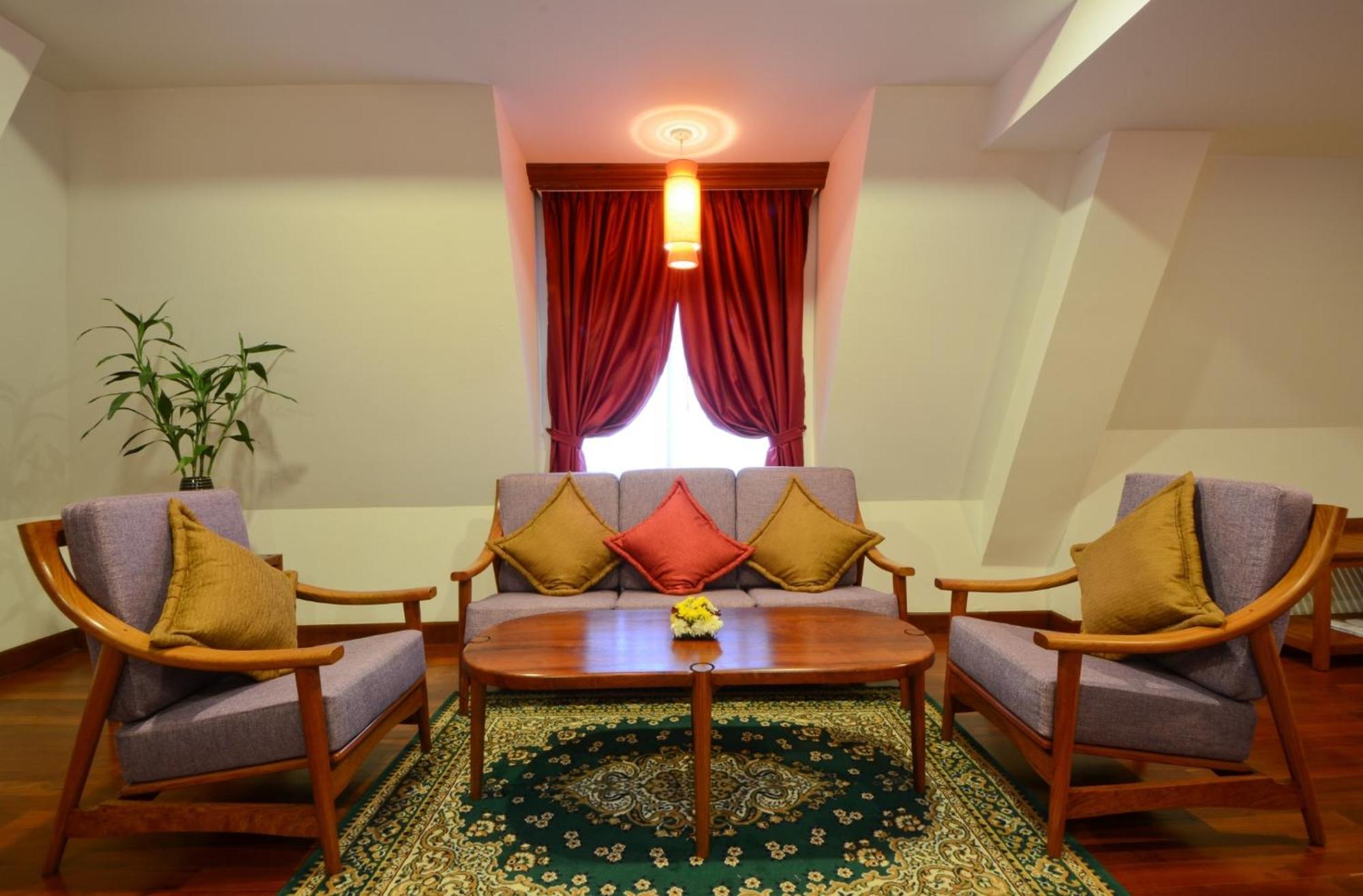 The Suite By Royal Crown Hotel Σιέμ Ρέαπ Εξωτερικό φωτογραφία